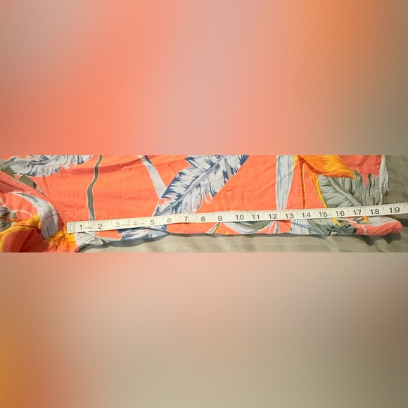 Patrons of Peace Colorful Lace Detail Garment - Picture 6 of 7